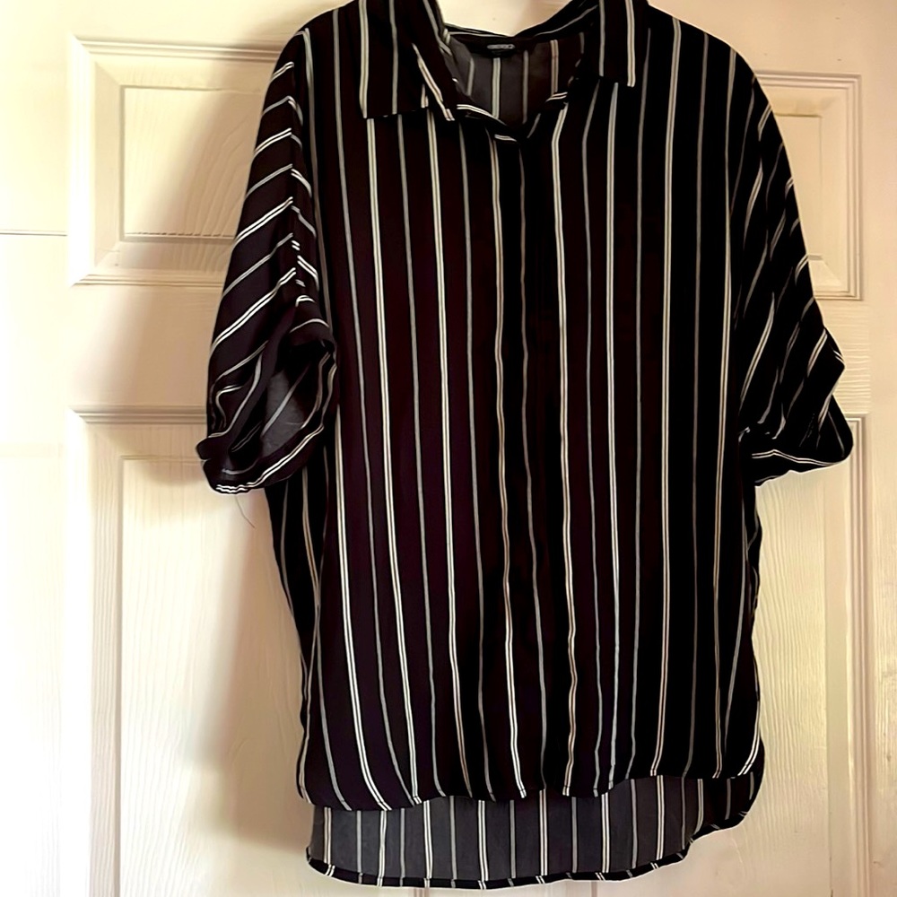 Women’s button down short sleeve blouse